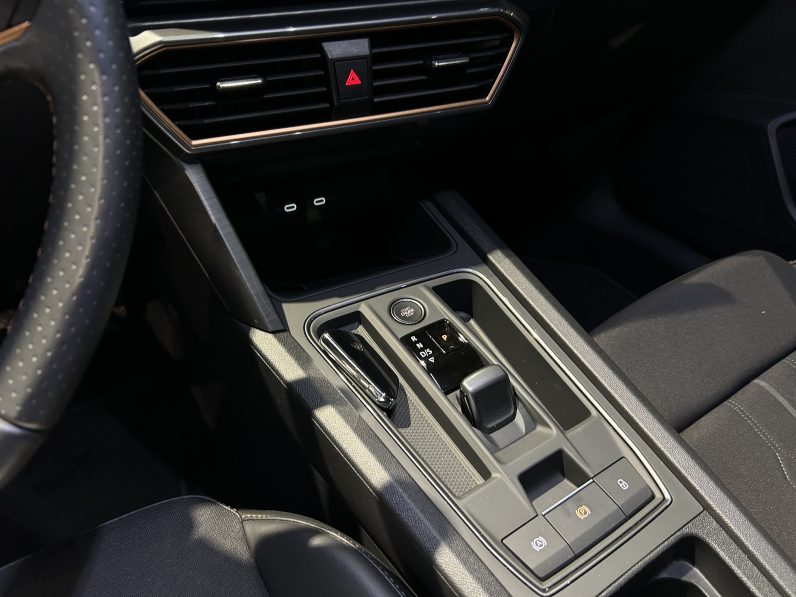 
								Cupra Formentor 1.5 TSI full									