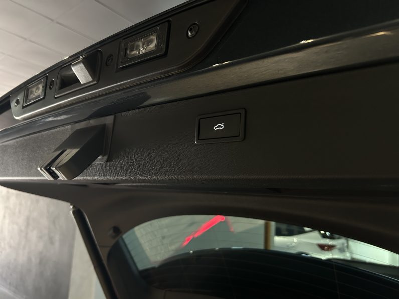
								Cupra Formentor 1.5 TSI full									