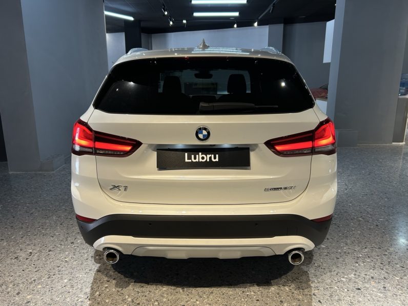 
								BMW X1 20i full									