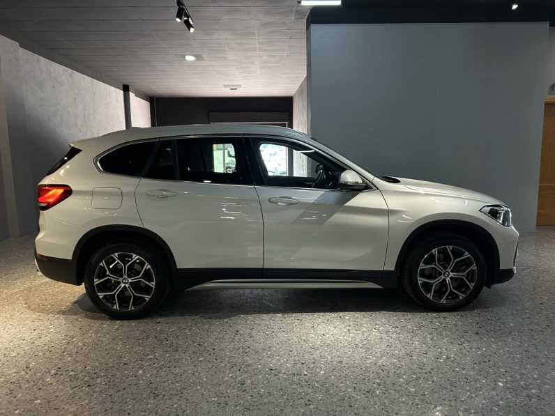 
								BMW X1 20i full									