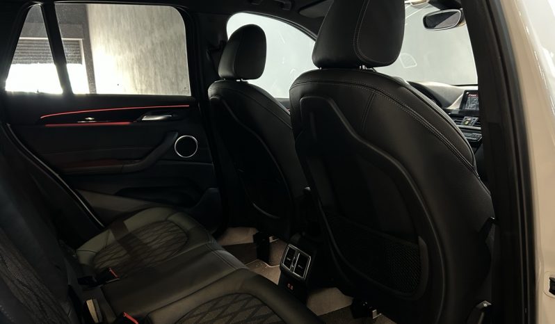 
								BMW X1 20i full									