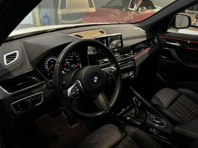
								BMW X1 20i full									