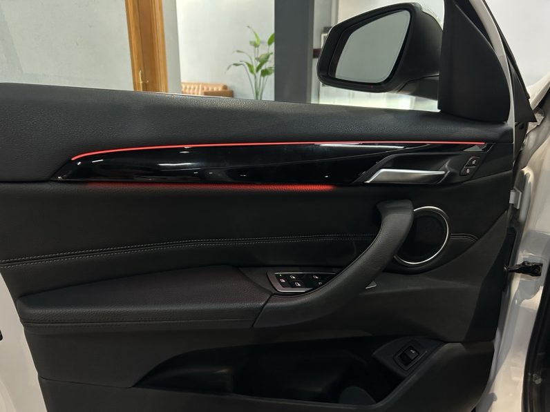 
								BMW X1 20i full									
