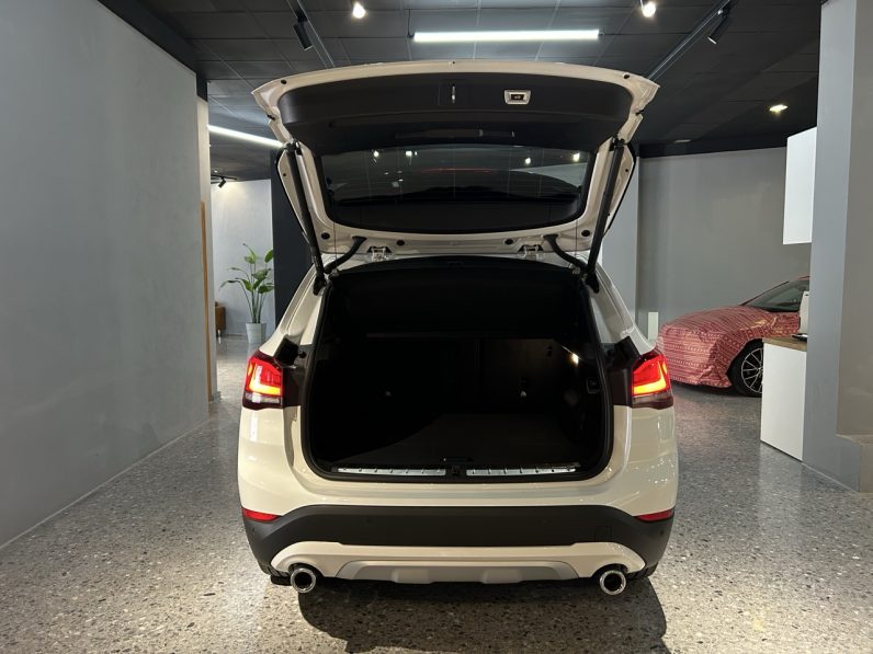 
								BMW X1 20i full									