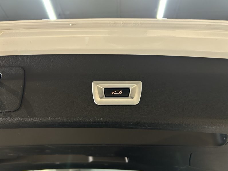 
								BMW X1 20i full									