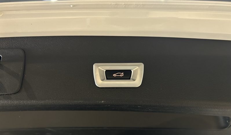 
								BMW X1 20i full									