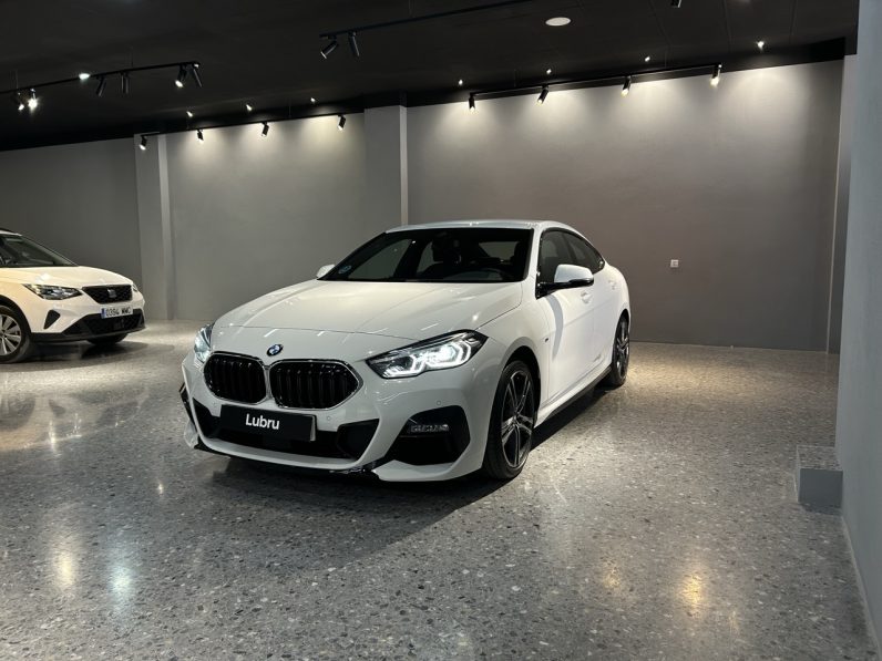 
								BMW Serie 218d full									