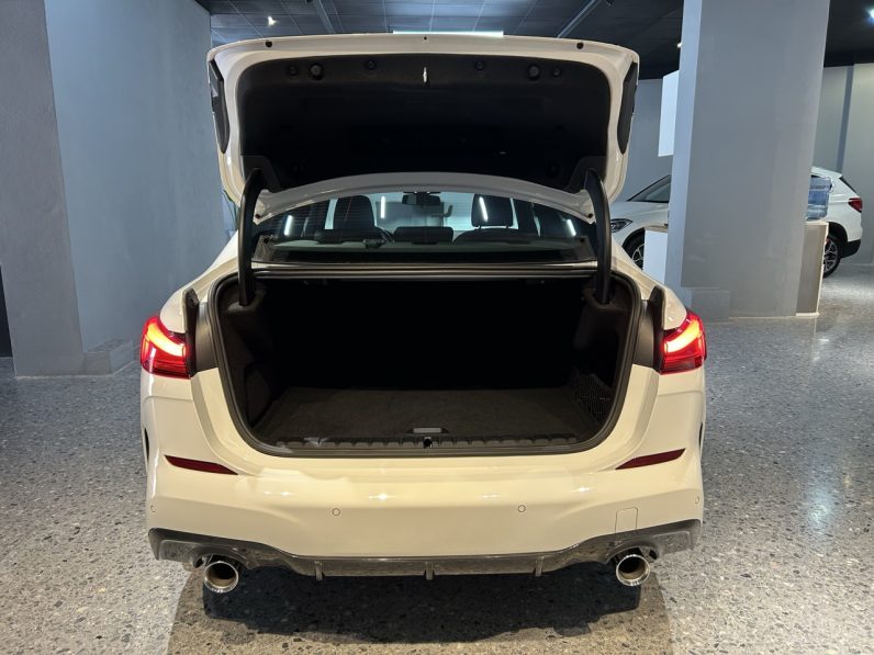 
								BMW Serie 218d full									