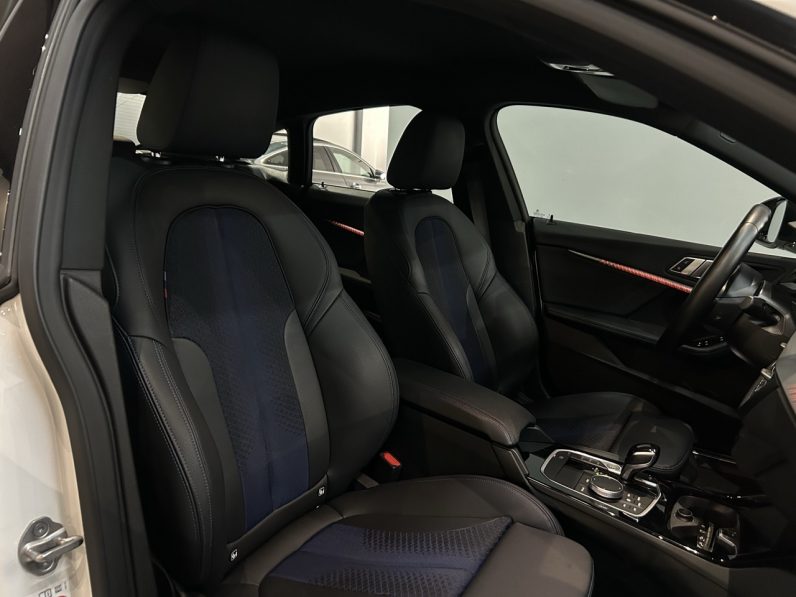 
								BMW Serie 218d full									