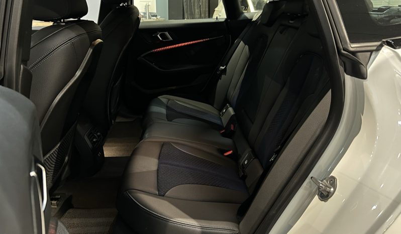 
								BMW Serie 218d full									