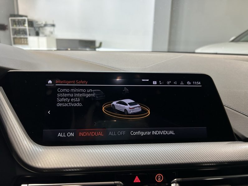 
								BMW Serie 218d full									