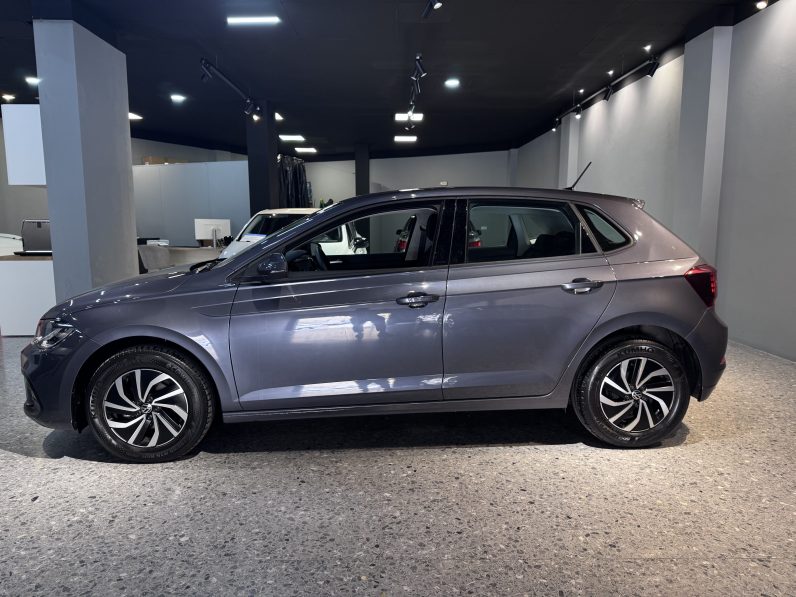 
								Volkswagen Polo Life full									