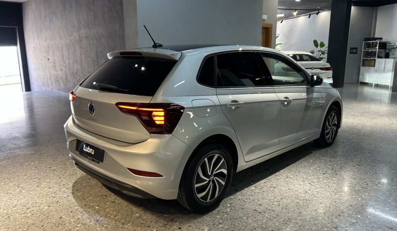 
								Volkswagen Polo Life full									