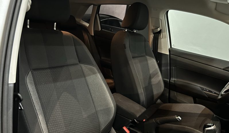 
								Volkswagen Polo Life full									