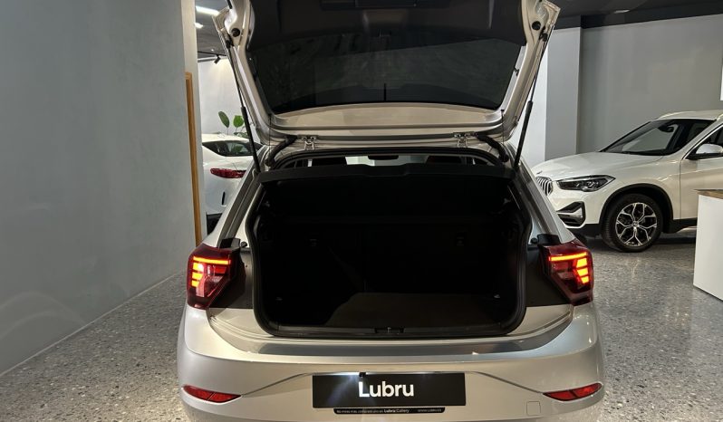 
								Volkswagen Polo Life full									