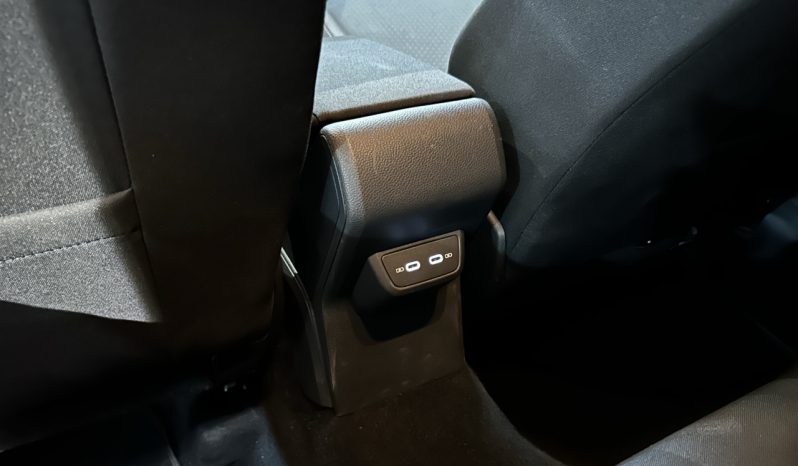 
								Volkswagen Polo Life full									