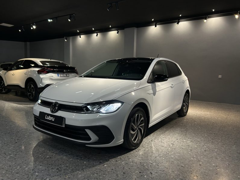 
								Volkswagen Polo full									