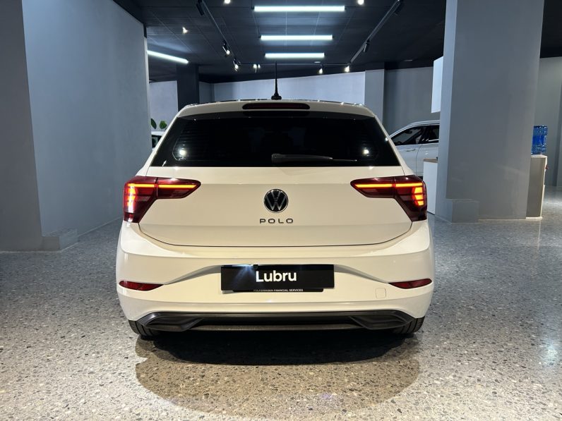 
								Volkswagen Polo full									