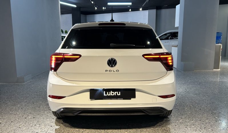 
								Volkswagen Polo full									