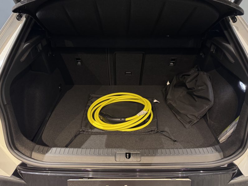 
								Cupra Formentor 1.5 ETSI full									