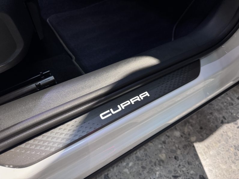
								Cupra Formentor 1.5 ETSI full									