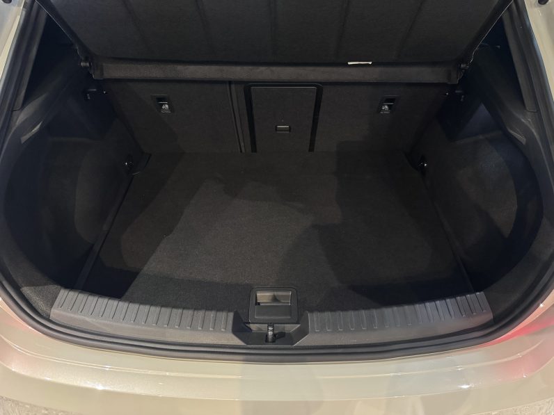 
								Cupra Leon 1.5 ETsi full									