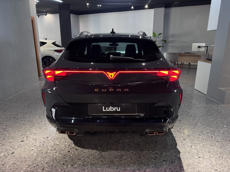 
								Cupra Formentor 1.5 E-Hybrid full									