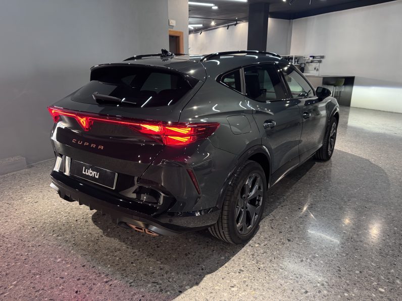 
								Cupra Formentor 1.5 E-Hybrid full									