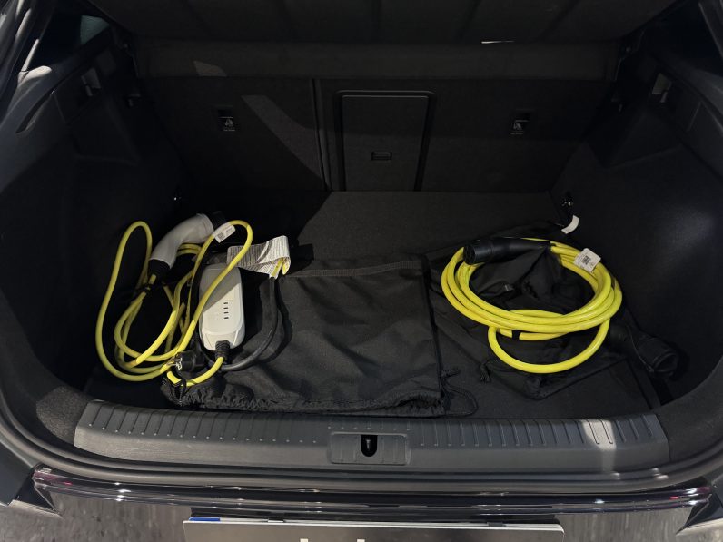
								Cupra Formentor 1.5 E-Hybrid full									