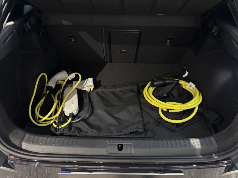 
								Cupra Formentor 1.5 E-Hybrid full									