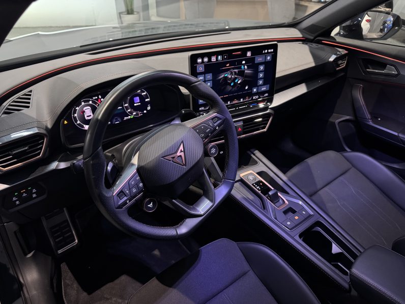 
								Cupra Formentor 1.5 E-Hybrid full									