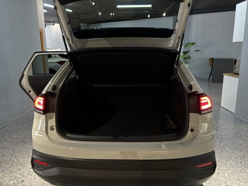 
								Volkswagen Taigo 1.0 TSI full									