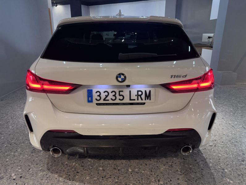 
								BMW Serie 1 118d full									